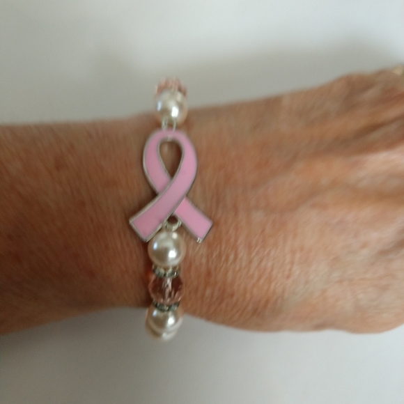🆕Breast Cancer Bracelet Pearls & Pink Facet Cut Acrylic Beads with Rhinestones - Picture 5 of 12